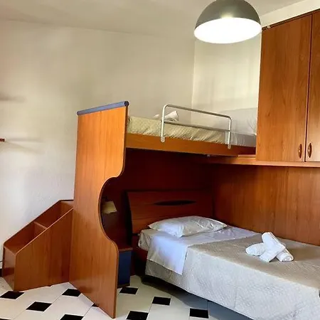 Apartment Holiday Ginestre *